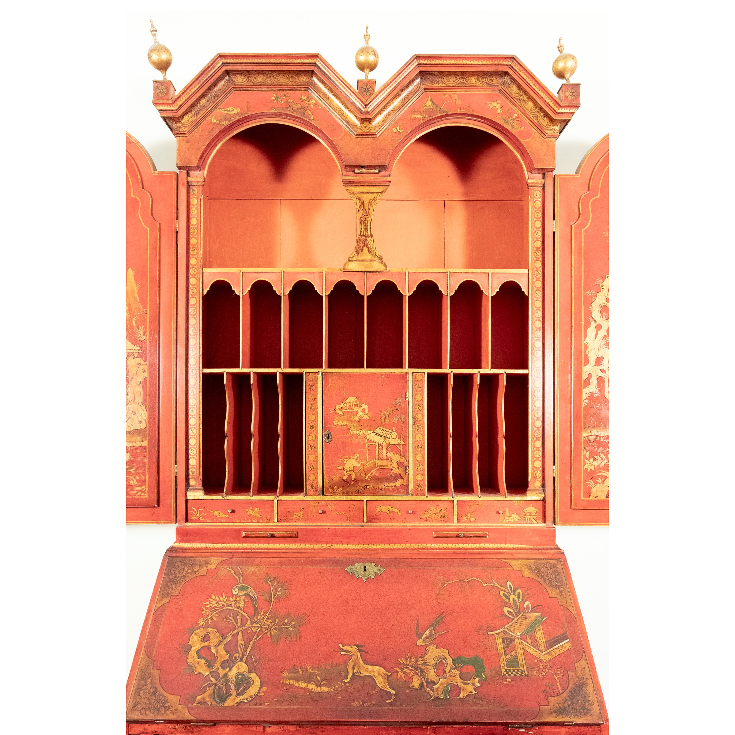 Trumeau in legno laccato rosso, dorato e decorato a chinoiserie