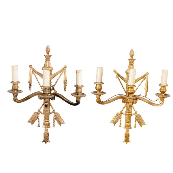 Coppia di appliques in bronzo dorato a tre luci