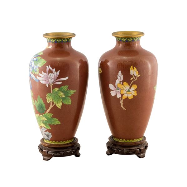 Coppia di vasi in smalto cloisonné
