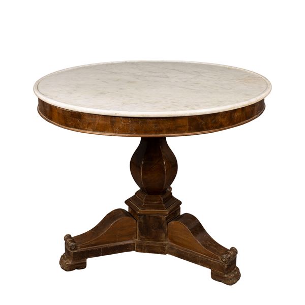 Mahogany centerpiece table