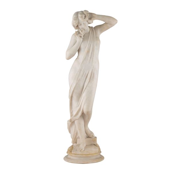 Scultura in marmo bianco