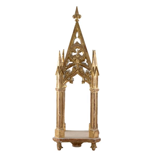 Elemento decorativo in legno intagliato e dorato