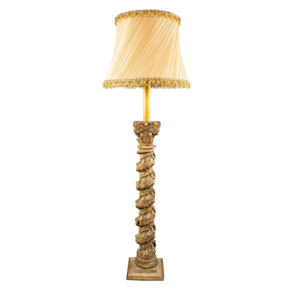 Electrified carved, golden and lacquered wood torcher  (Italy, 18th-19th century)  - Auction Old Master Paintings and Fine Art - Colasanti Casa d'Aste