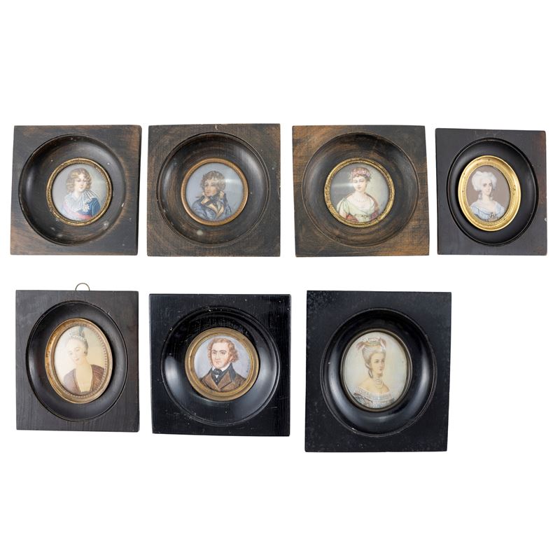 Collezione di sette miniature
