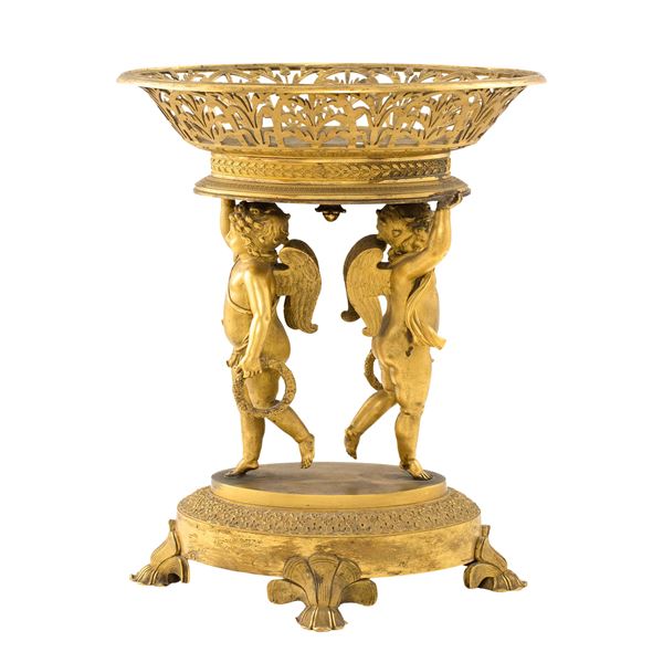 Alzata centrotavola in bronzo dorato e cesellato