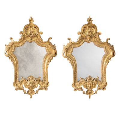 Coppia di Specchiere in Legno Dorato ed Intagliato