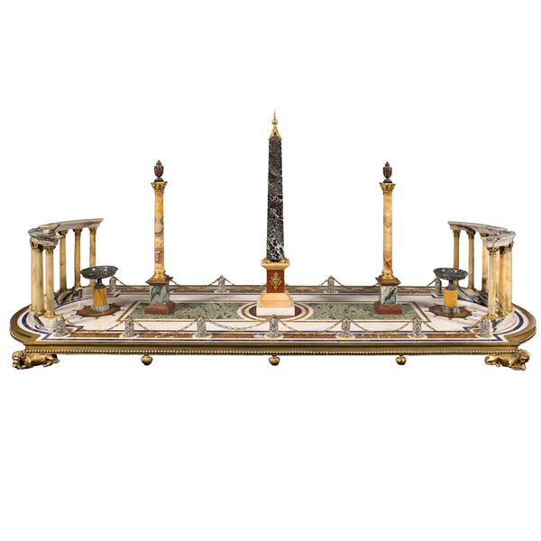 Surtout de Table in marmo policromo e bronzo dorato