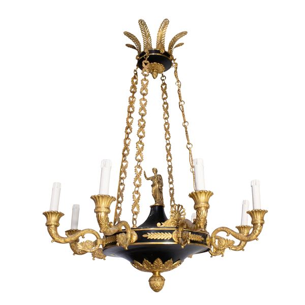 Lampadario a otto luci in bronzo dorato e patinato