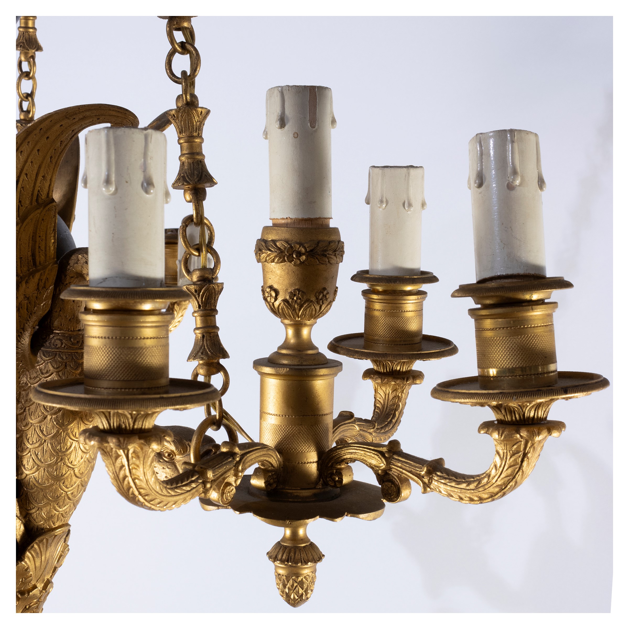 Lampadario a Dodici Luci in Bronzo Dorato e Patinato