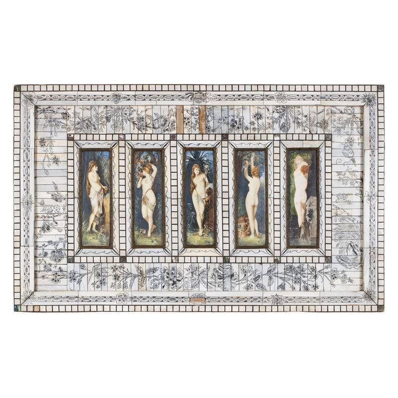 Pannello in Avorio con Cinque Miniature