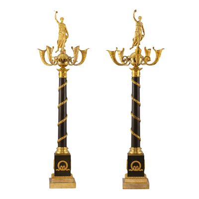 Coppia di Candelabri a Cinque Luci in Bronzo Dorato e Patinato