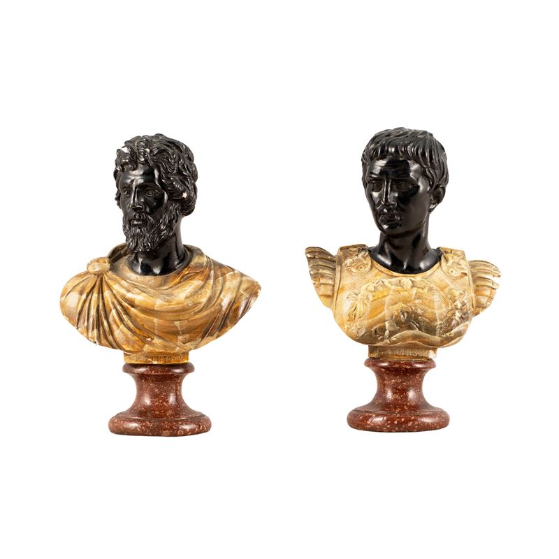 Coppia di busti in gesso dipinto a simulare marmi policromi