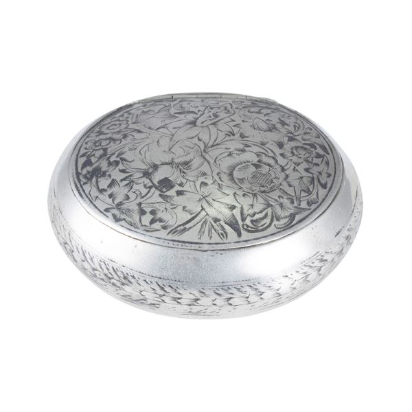Silver snuffbox