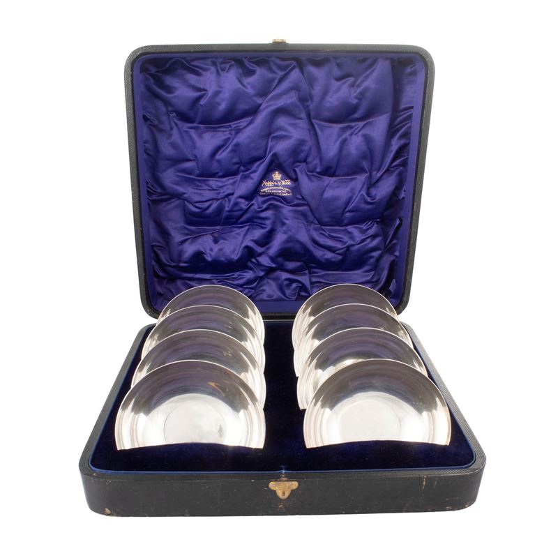 Set di Otto Coppette in Metallo Argento