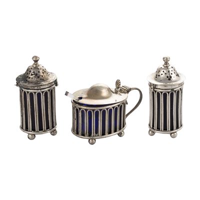 Set da Condimento in Argento e Vetro Opalino (3)