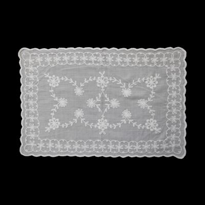 Set di Otto Tovagliette in Cotone Ricamato