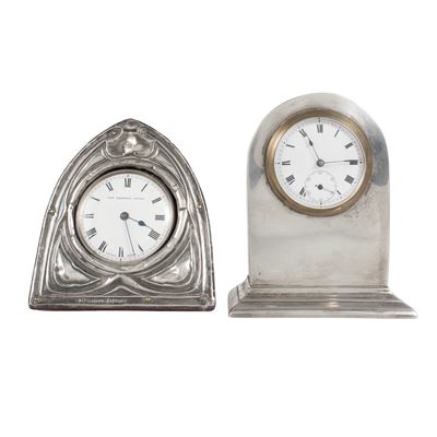 Gruppo di Due Orologi da Tavolo con Montature in Argento