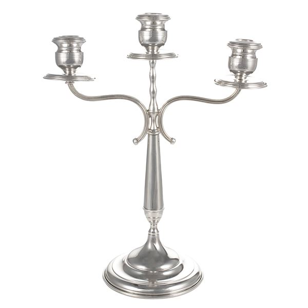 Candelabro in argento a tre fiamme