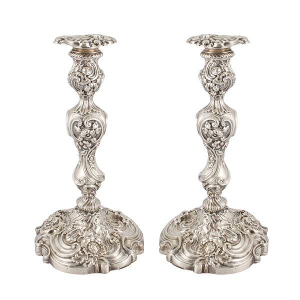 Coppia di candelieri in argento