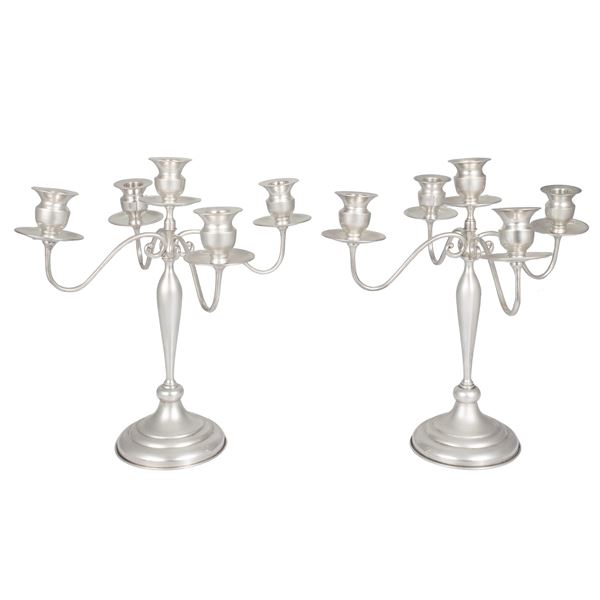 Coppia di candelabri in argento a cinque luci