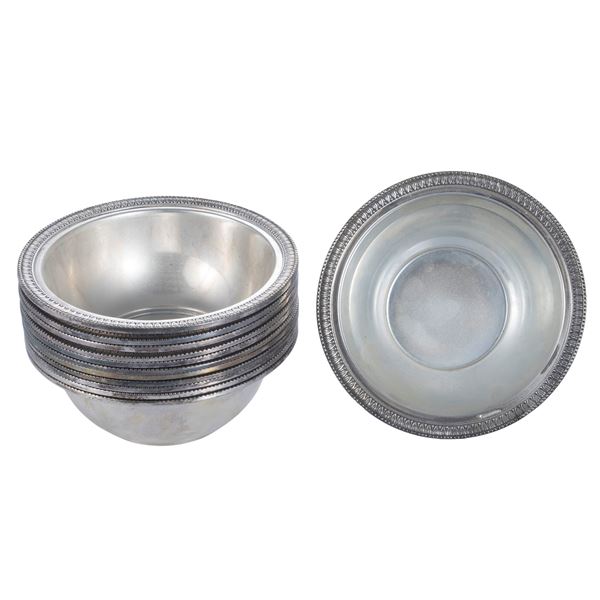 Set di dodici coppette in argento
