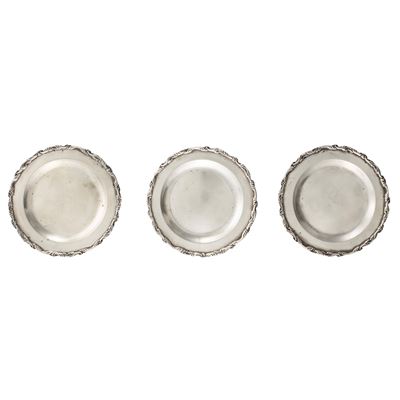 Set di Tre Piattini Sottobottiglia in Argento