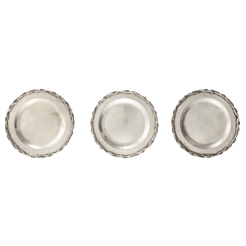 Set di Tre Piattini Sottobottiglia in Argento