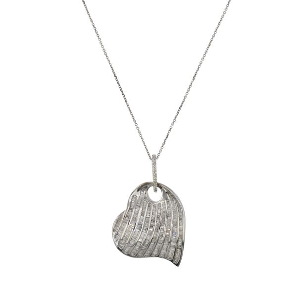 Collana pendente cuore in oro bianco 18kt e diamanti