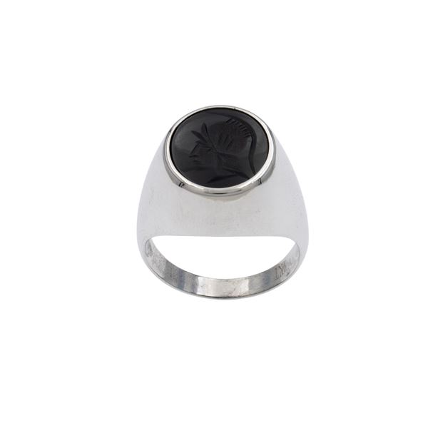 9kt white gold and sculpted black onyx chevalier ring  - Auction JEWELS AND BIJOUX WEB ONLY - Colasanti Casa d'Aste