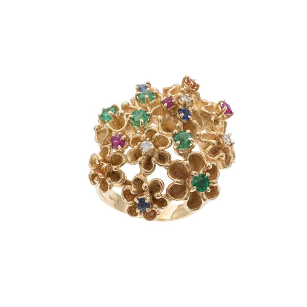 Anello a motivo floreale in oro giallo 14 kt