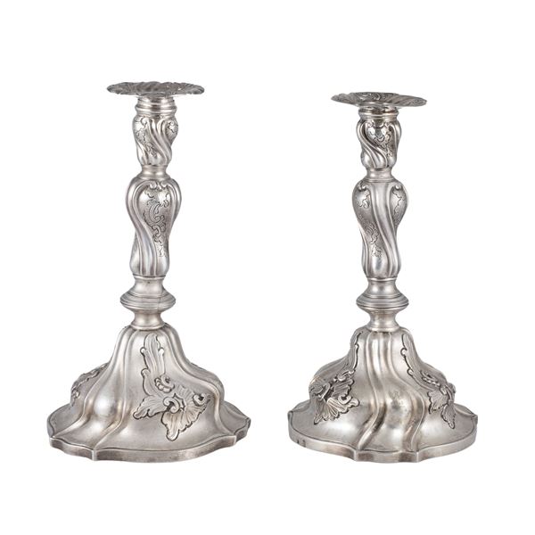 Coppia di candelieri in argento