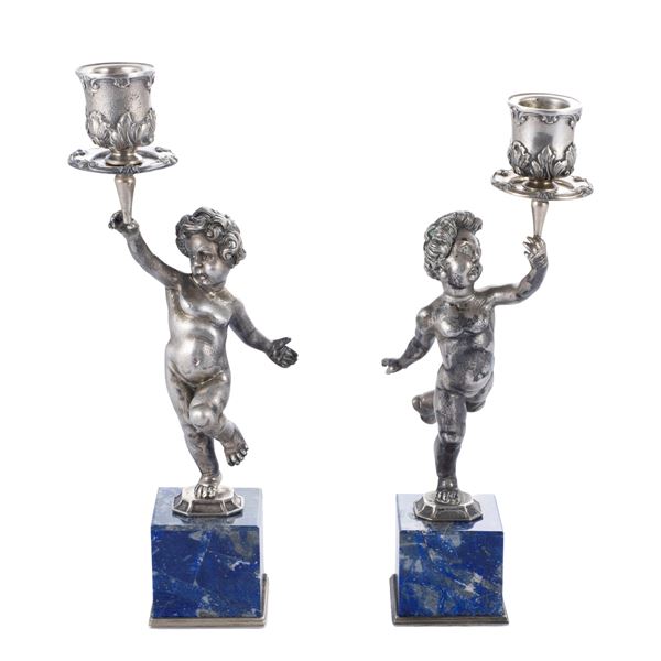 Coppia di candelieri in argento e lapislazzulo