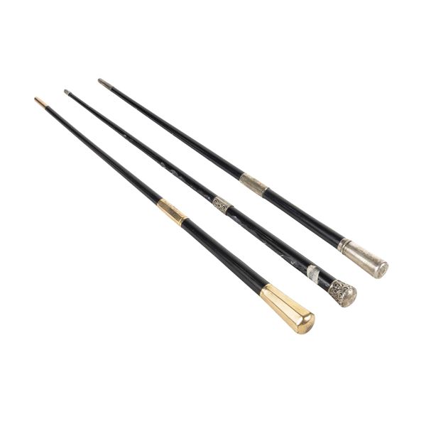 Gruppo di tre bacchette da direttore d'orchestra in legno  (XIX - XX Sec.)  - Asta FINE ART, MARMI ROMANI, DIPINTI ANTICHI E DEL XIX SECOLO - II - Colasanti Casa d'Aste