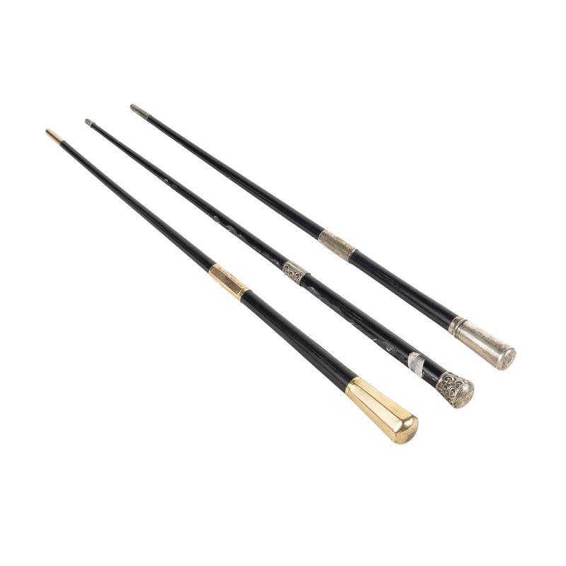 Gruppo di tre bacchette da direttore d'orchestra in legno