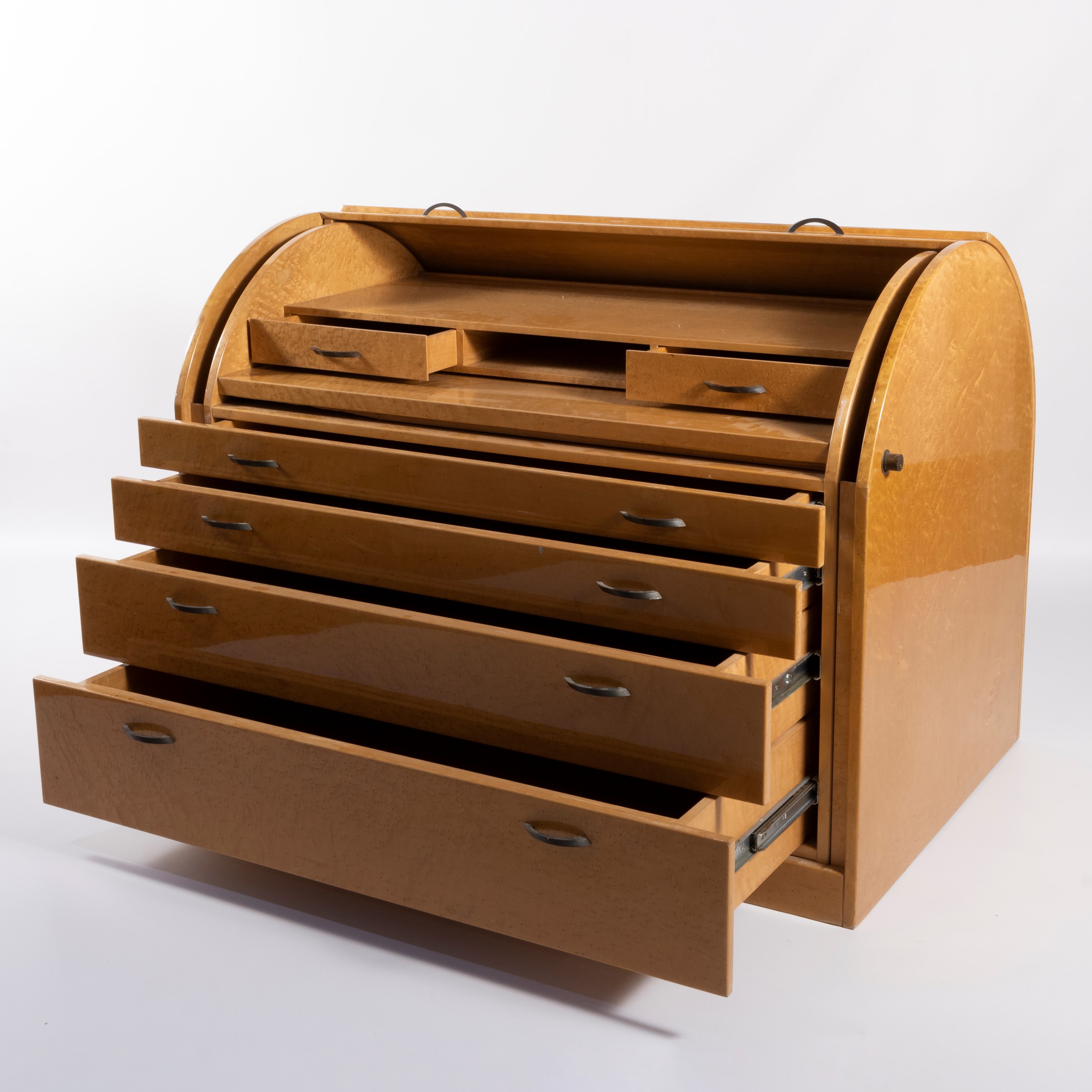 Giovanni Offredi - Cassettone in legno laccato