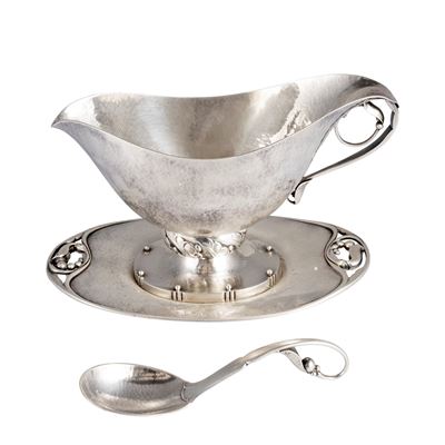 Georg Jensen, Salsiera in argento con vassoio e colino