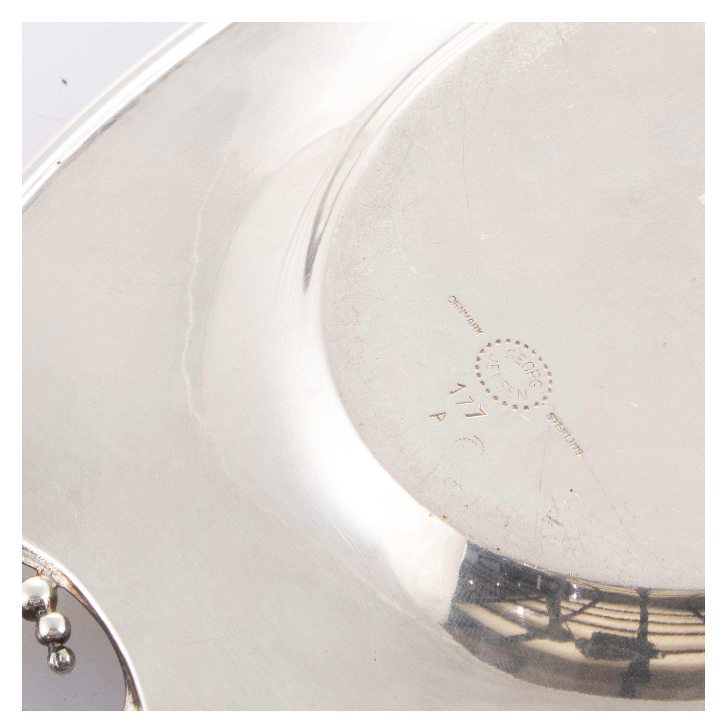 Georg Jensen, Salsiera in argento con vassoio e colino