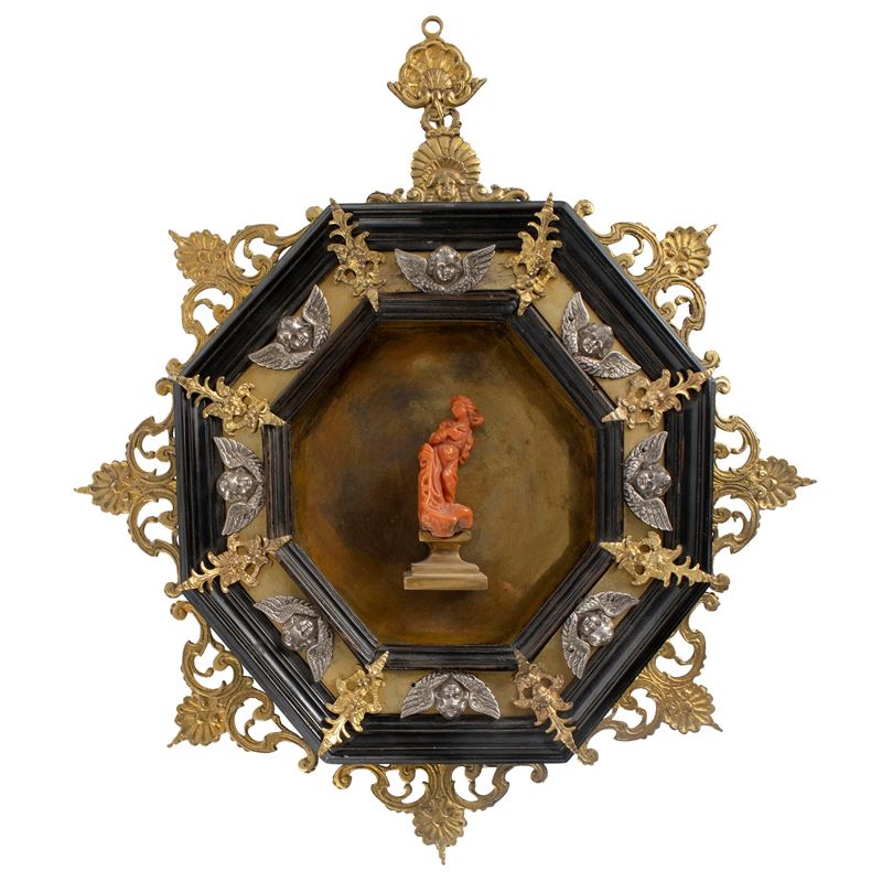 Cornice in Legno Ebanizzato, Rame, Metallo e Corallo Rosso