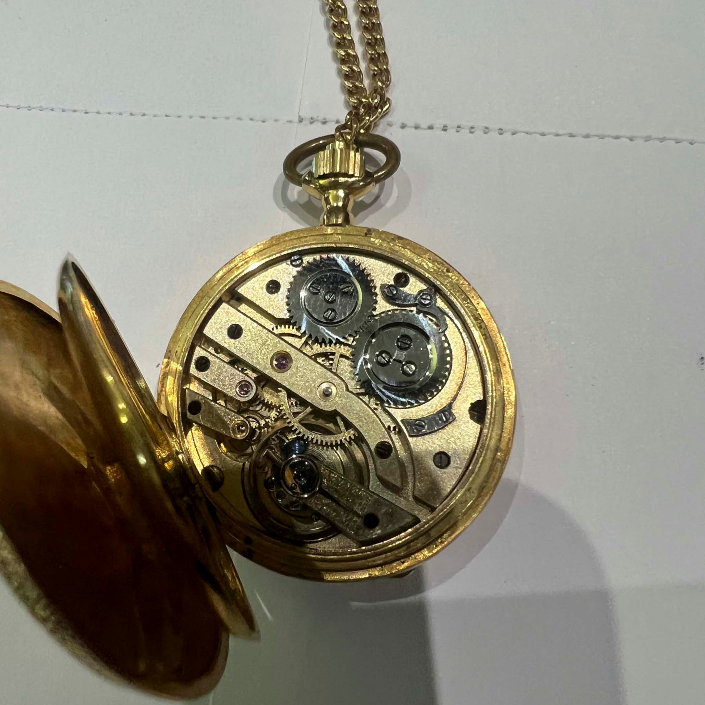 Ernesto Hausmann, Orologio da tasca Occhio di Bue in oro giallo 18kt