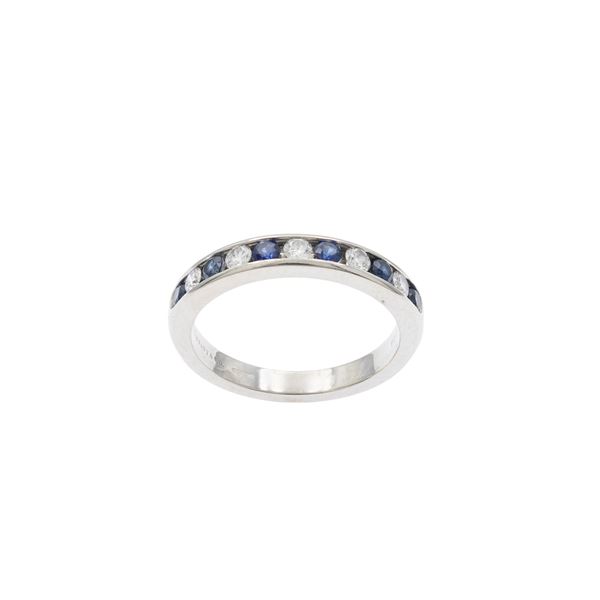 Tiffany & Co. anello fede in platino diamanti e zaffiri