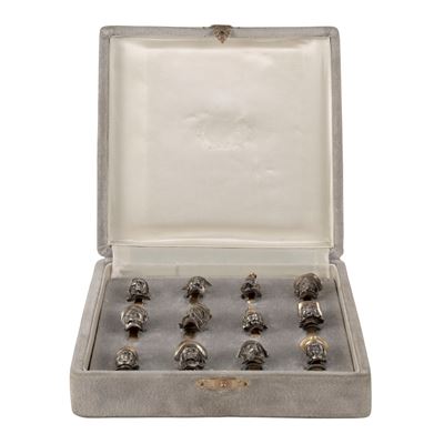 Set di Dodici Segnaposto in Argento e Vermeil