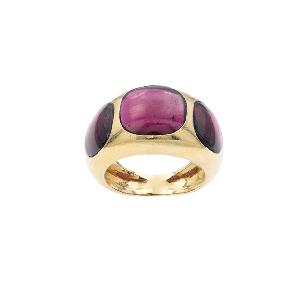 Anello in oro giallo 18kt e tormaline rosa taglio cabochon