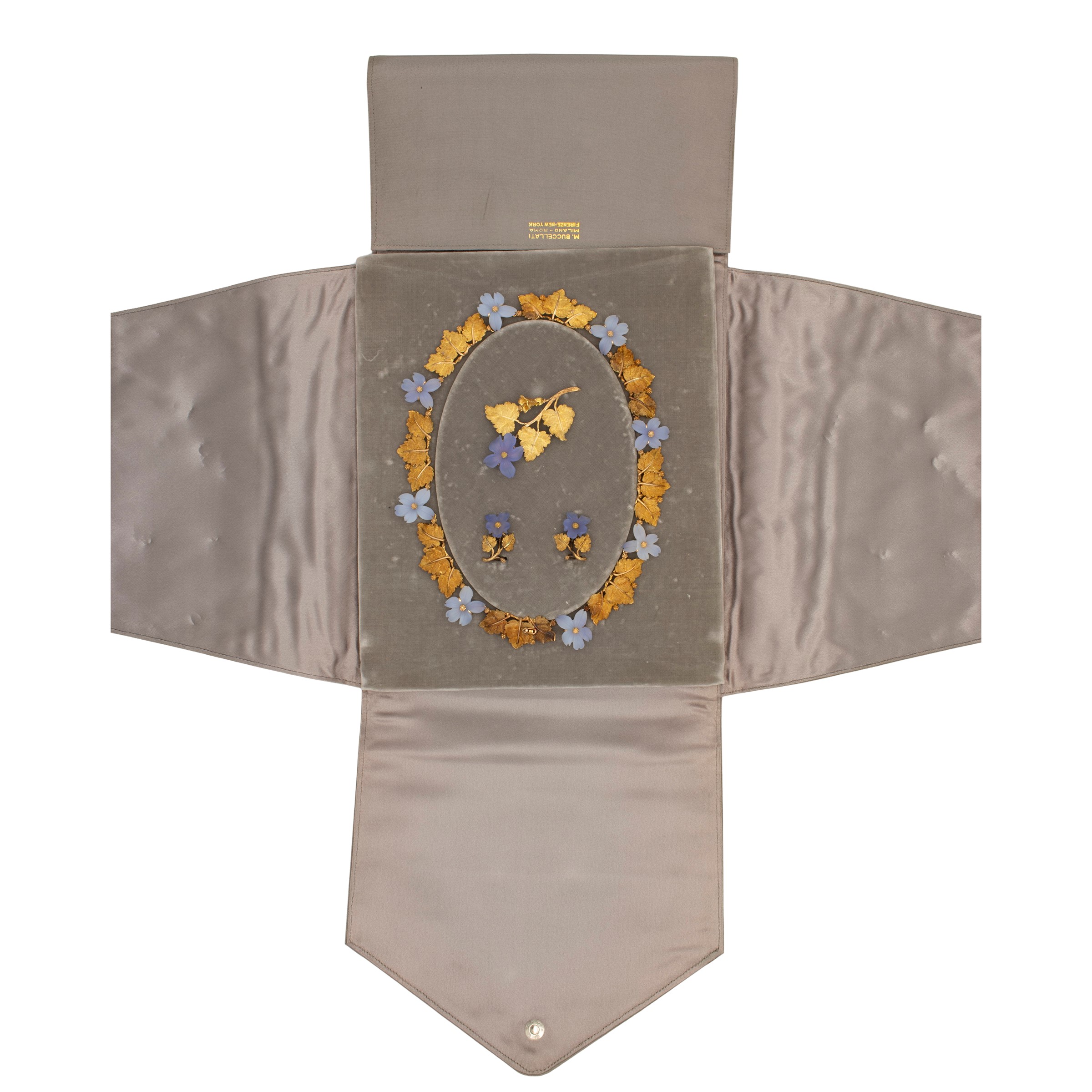 parure a motivo floreale