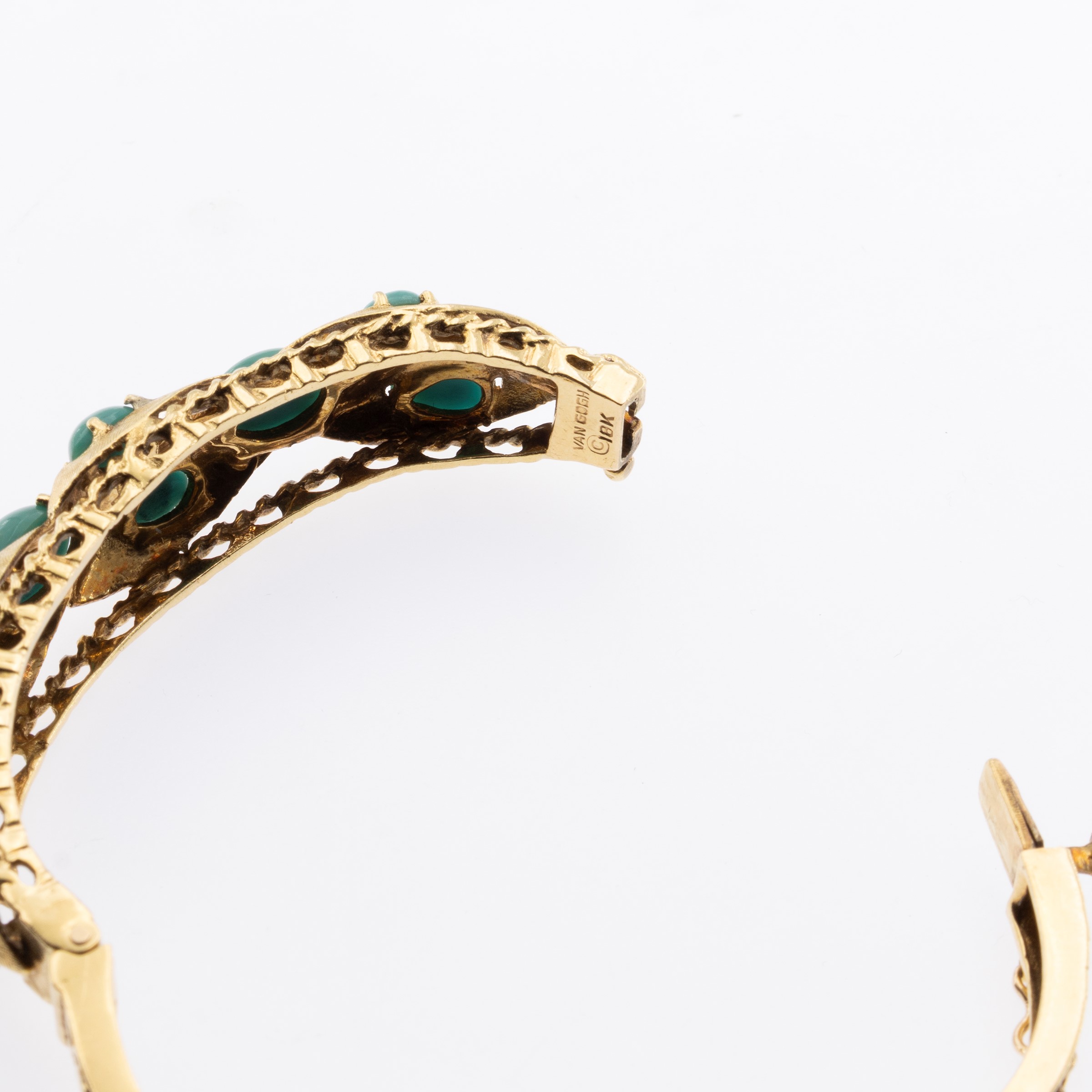 Bracciale a manetta in oro giallo satinato 18kt e crisoprasi