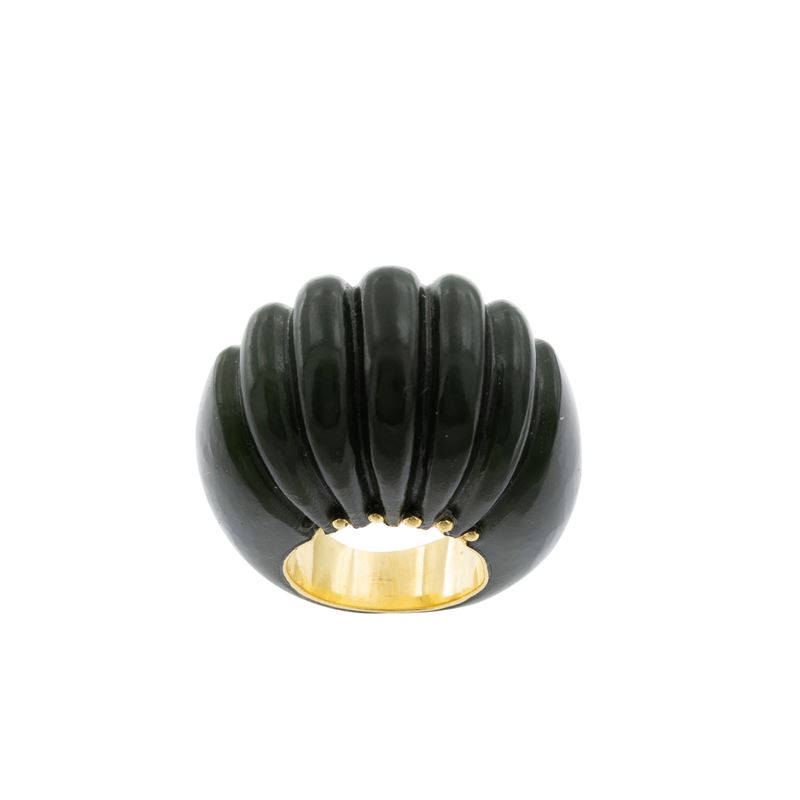 Eve, Anello cocktail in oro giallo 18kt e giada nefrite, firmato