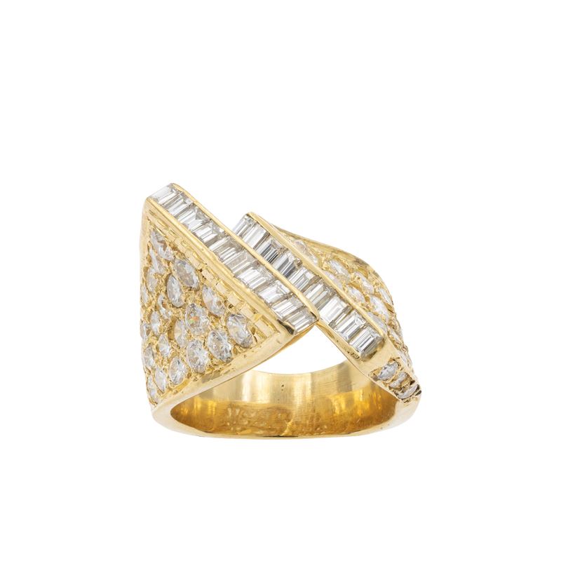 Anello Contrarié in Oro Giallo 18kt e Diamanti