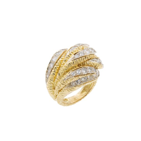 18kt yellow gold and diamond ring