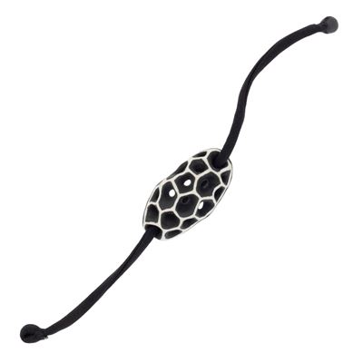 Bracciale della serie “Hive” in porcellana nera e bianca