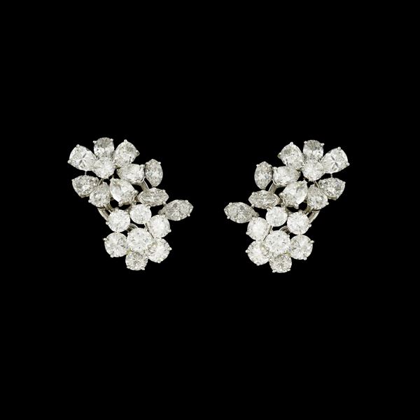 18kt white gold and natural diamonds lobe earrings