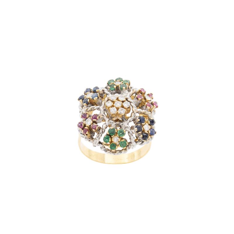 Anello girevole a motivo floreale, oro 18 kt con diamanti e gemme